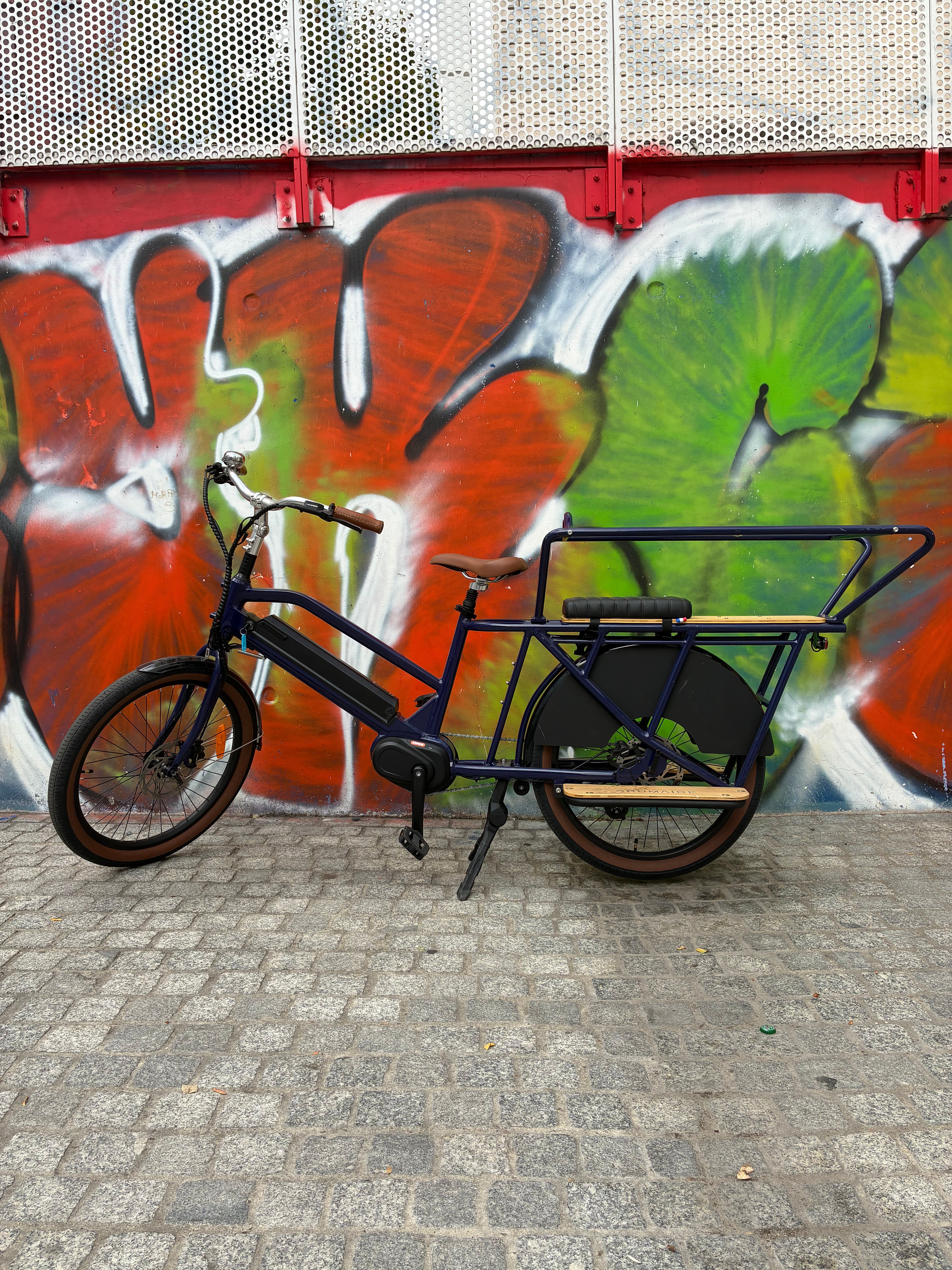 Vélo Nébula 2023 bleu d'occasion, vue de profil