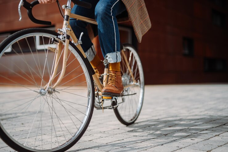 Une personne sur un vélo