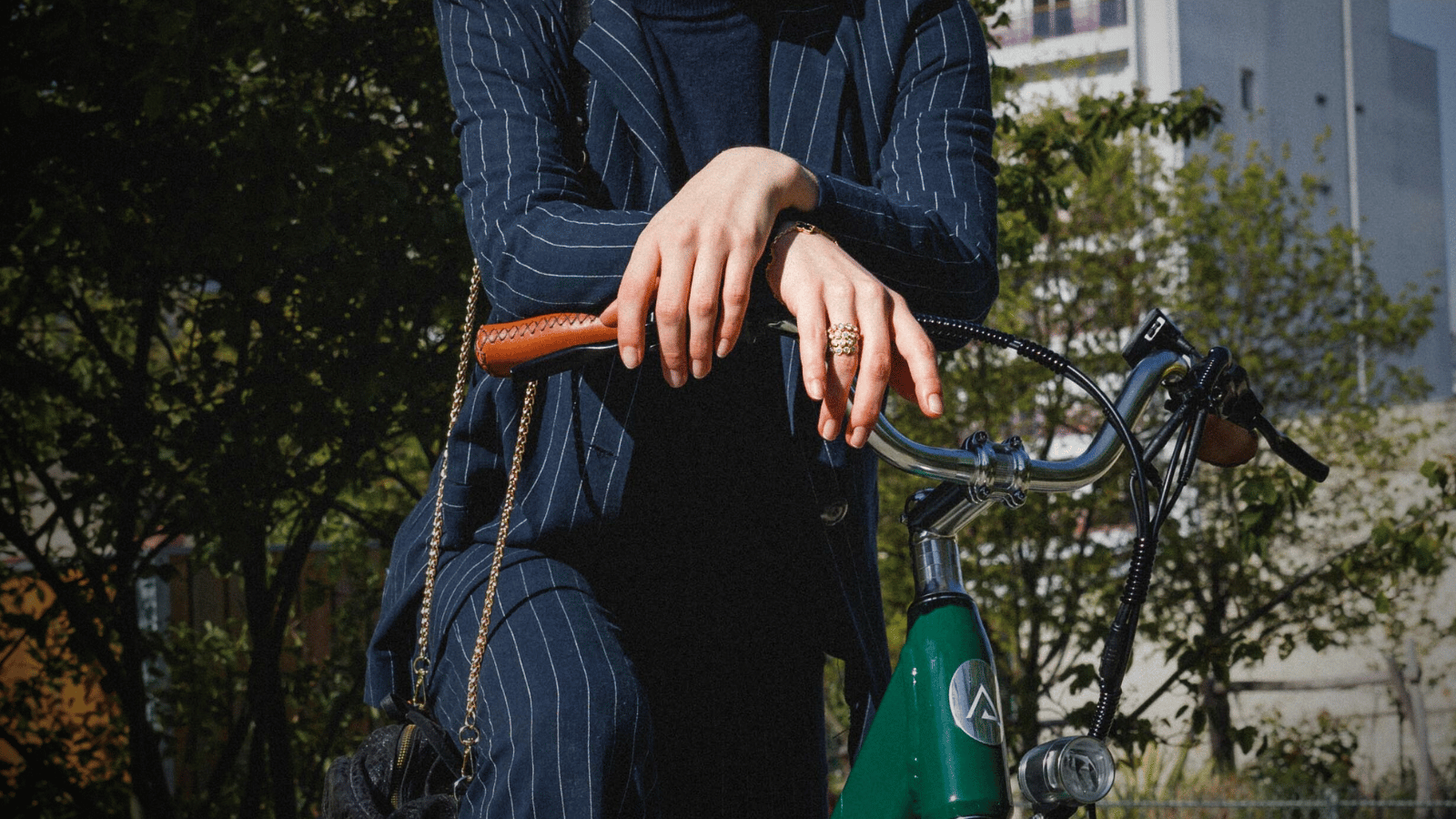Faut-il installer des clignotants sur son vélo électrique ? Sécurité et réglementation