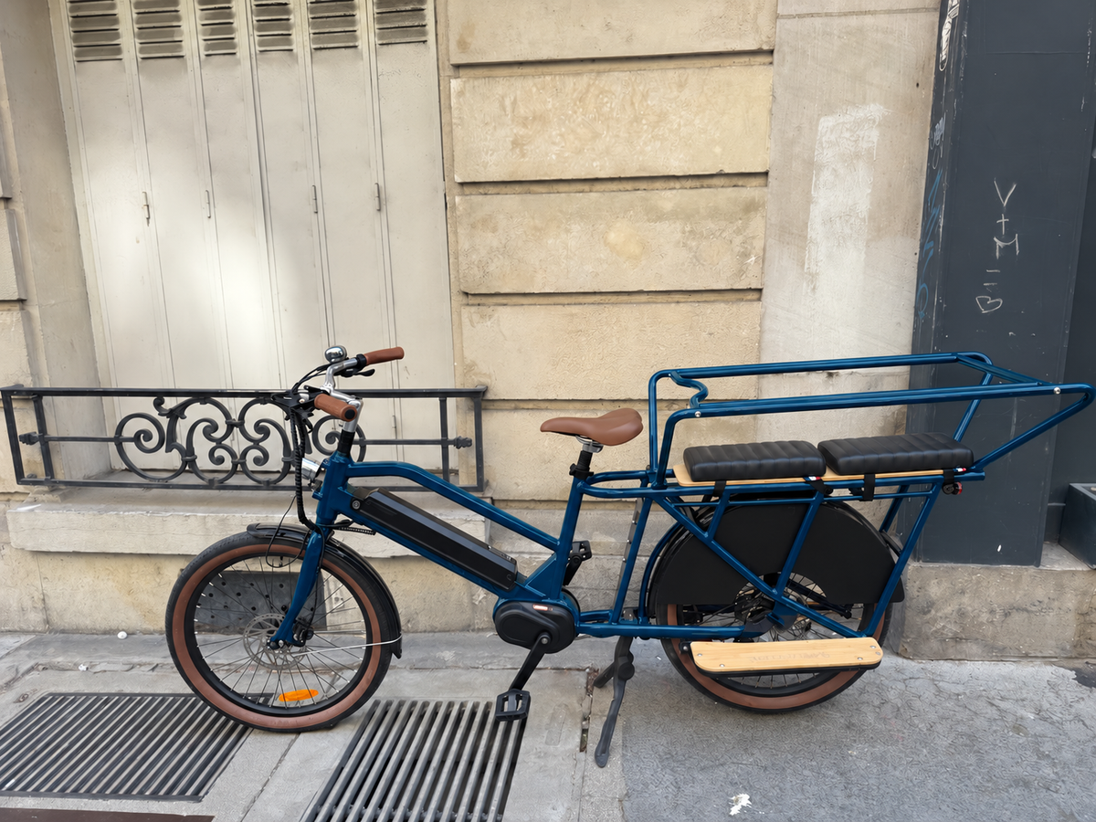 Vélo Nébula 2025 bleu océan d'occasion, vue de profil